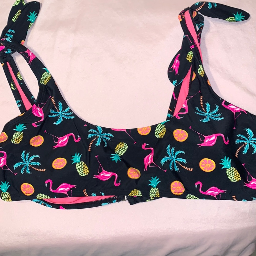 Fun bikini top